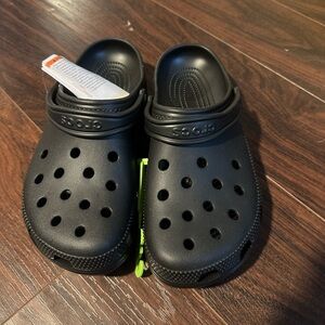 NWT Crocs size men 9 womens 11 black